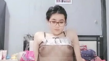 Bokep Indo Rifarda Ngangkang Pamer Atas Dan Bawah