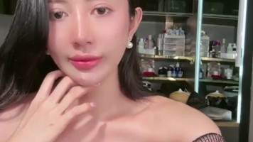 Tante Hilda Makin Cantik Remas Buah Dada Mango