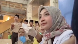 Azkia Ibu Dokter Muda Hijab Viral Jago Nyepong Mentok