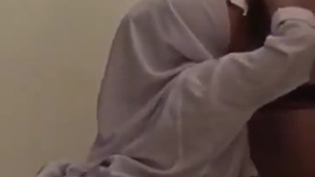 Bokep Indo Siswi Jilbab Putih Digrepe Diam Saja ternyata Lagi Pengen