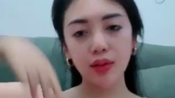 Melia Cantik Remas Susu DreamLive