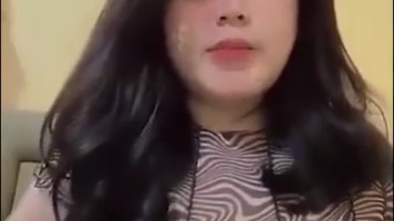 Kak Lynn Tobrut Cantik Tanpa Kutang