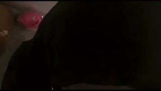 Jilbab Hitam Keenakan Nyepong