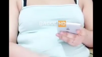 Crot-Dimuka Show Elus-elus Memek Tembem