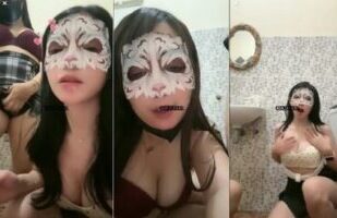 Mita Duo Lesbi Main di Kamar Mandi Pake Sex Toys Dream